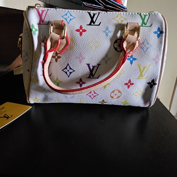 Luxury Designer Bag - Picture 3 of 9